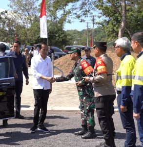 Danren 162/WB Sambut Presiden RI Ir. H. Joko Widodo Di Sumbawa Barat