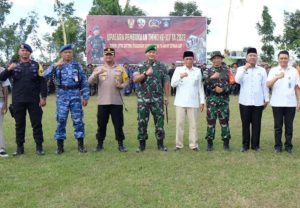 Danrem 162/WB Hadiri Pembukaan TMMD Ke 117, Dilanjutkan Makan Siang (Rowah) Bersama Warga