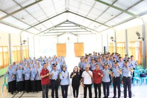 Kantor Imigrasi Kelas II TPI Sumbawa Besar  Sambangi SMA 1 Taliwang Sosialisasi Keimigrasian 