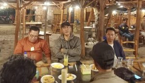 Sambangi Warga di Pantai Duduk Batulayar, Bupati Lobar Akan Panggil OPD Terkait Ukur Sempadan Pantai