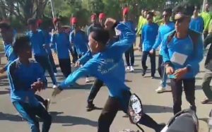 Siswa SMP dan SMA di Sumbawa Barat Adu Pukul Saat Gerak Jalan, Sat Pol PP Langsung Amankan