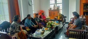 PJ Bupati Lombok Barat Sepakat Krama Pura Sebagai Panitia Sukseskan Perayaan Pujawali dan Perang Topat
