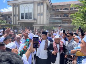 Ponpes Al-Aziziyah Lombok Barat Imbau Tidak Boleh Ada Atribut Kampanye Saat Kunjungan Anies
