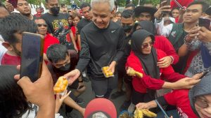 Terharu, Dagangan Pedagang di CFD Mataram Diborong Capres Ganjar