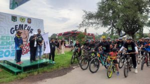Sat Pol PP KLU Sosialisasi Cegah Rokok Ilegal Melalui Fun Bike