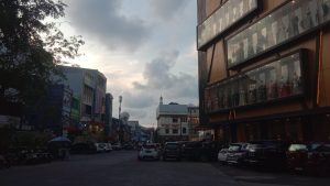 Ruas Jalan KH. Ramli Menyempit Pasca Adanya Usaha D’FASHION Textile and Tailor