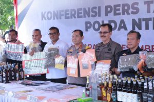 Ditresnarkoba Polda NTB Musnahkan Barang Bukti Sabu, Ganja dan Ratusan Botol Minuman Keras