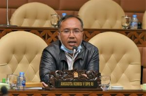 Rel Sebidang Tidak Dijaga, KA Feeder Whoosh Tabrak Sebuah Mobil, 5 Orang Tewas