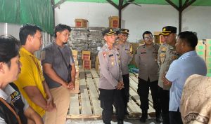 Tinjau Gudang Logistik di KPUD, Kapolres KLU Apresiasi Masyarakat Pelipat Surat Suara