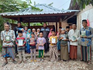 Sentuh Akar Rumput, Pandawa 5 BIMO NTB Bagikan Alquran dan Iqro Kepada TPQ di Lombok Barat