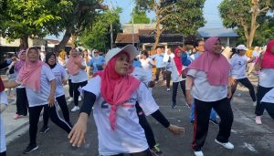Ratusan Relawan Prabowo-Gibran NTB Ikut Senam Gemoy di Mataram