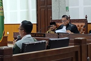 Moment Sedih Saat Sidang HM Lutfi, Kinerja Walikota Bima Sangat Baik Hingga Membangun Masjid