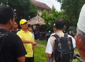 Diduga Petugas Curang dan Ada Permainan, Warga di TPS Gerung Utara Lombok Barat Ramai-ramai Protes
