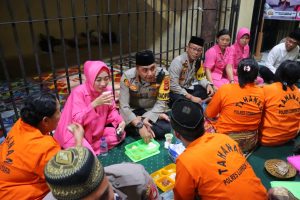 Indahnya Ramadhan Kapolres Gelar Buka Bersama Tahanan Polres Lombok Utara