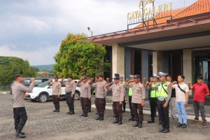 Pengamanan Ketat Polres Lombok Utara Pada Penetapan Anggota DPRD Oleh KPU