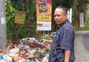 Tumpukan Sampah di Gunungsari, Camat : Sudah Disampaikan ke DLH Tapi Tidak Ada Tindakan