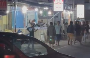 Video Detik-detik Puluhan Orang Serang Warga Meninting Lobar, Dua Orang Kena Bacok