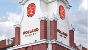Karyawan Holland Bakery Pasar Minggu Arogan, Ajak Berkelahi Pengacara Pitra Romadoni