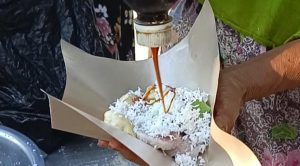 Kue Lupis Serabi Gunungsari Lombok, Jajanan Legendaris Temani Pagi di Hari Libur