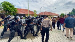 Latihan Sispamkota : Polres Lombok Utara Pastikan Pilkada 2024 Aman dan Damai