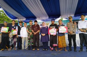 Pemda KLU Ajak Masyarakat Gempur Rokok Ilegal Melalui Lomba Dayung Sampan 