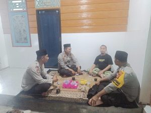 Jelang Pilkada, Polsek Pemenang Silaturahmi dan Cooling System ke Kediaman Camat 