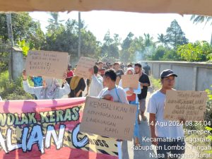 Warga Desa Pemepek Lombok Blokade Jalan, Tuntut Merdeka Dari Galian C