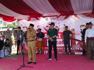 Bupati KLU Melepas Peserta Pawai Alegoris HUT KLU ke-16 dan HUT RI ke-79