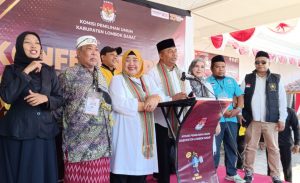 Daftar ke KPU Lobar, Cakada Hj. Sumiatun-Ibnu Salim Akan Benahi Infrastruktur dan Terapkan Program Berkelanjutan