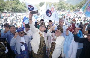 Daftar Ke KPU Lombok Utara, Simpatisan Paslon Najmul- Kus Tumpah Ruah