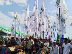 Massa Partai PBB Antusias Antarkan Calon Kepala Daerah KLU Muchsin-Junaidi ke KPU