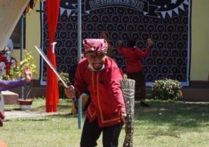 Miris, ASN dan Kades Gelar Aksi Tutup Jalan Minta Hentikan Kasus Hukum Bupati Halmahera Utara