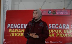 Kejari KSB Kembalikan Barang Bukti 6 Ton Pupuk Bersubsidi Hasil Penyelundupan
