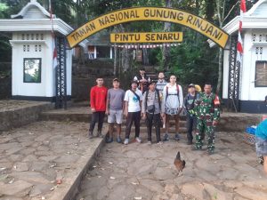 WNA Asal Rusia Hilang Saat Mendaki Rinjani, Tim Gabungan Lakukan Pencarian Intensif