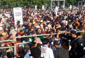 Aduh!! Ternyata Rata-rata Warga Yang Hadiri Deklarasi Iqbal-Dinda Hanya Berharap Hadiah Umroh dan Mobil