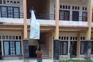 Video Spanduk Iqbal-Dinda Ditolak di Asrama Bima, Mahasiswa : Kami Belum Pernah Kenal Wajah Umi Dinda