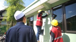 Hindari Risiko, PLN Imbau Masyarakat Untuk Tidak Memperbaiki Listrik Mandiri dan Manfaatkan Aplikasi PLN Mobile