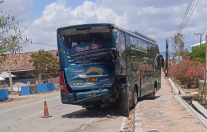 Na’as, Bus Surya Kencana dan Dunia Mas Tabrakan di Sumbawa, Terdapat Korban Luka dan Meninggal