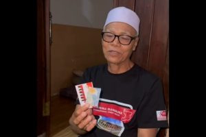 Parah! Ketua dan Anggota KPPS Labuapi Diduga Sebar Stiker dan Uang Paslon, Dilaporkan ke Bawaslu