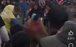 Viral! Rayakan Kemenangan Paslon Bambang-Sirajuddin, Seorang Perempuan di Dompu Sampai Buka Pakaian 