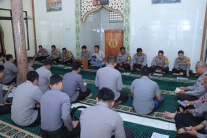 Polres Sumbawa Barat Laksanakan Kegiatan Pembinaan Rohani dan Mental (Binrohtal) di Mako Polres dan Polsek Jajaran