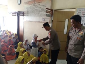 Polsek Jereweh Terima Kunjungan TK Negeri 1 Jereweh dalam tema “Mengenal Tugas Polri Pada Pendidikan Anak Usia Dini”
