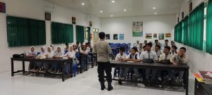 Kapolsek Pemenang Menggelar Sosialisasi ke SMA 1 Pemenang, Tekankan Pentingnya Menjaga Sikap dan Perilaku