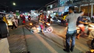 Berikan Rasa Aman dan Nyaman Pelaksanaan Ibadah Anggota Polsek Maluk Lakukan Pengamanan Sholat Tarawih