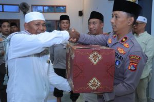 Gelar Safari Ramadhan di Tambak Sari, Wakapolres KSB Imbau Orang Tua Jaga Pergaulan Anak Melalui Handphone