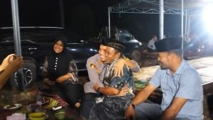 Kapolres Lombok Utara Hadiri Acara Nyiwak Ke Rumah Almarhum Rizkil Watoni