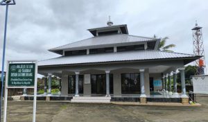 Warga Gotong Royong Dua Masjid di Desa Moyo Mekar Sumbawa, Siap Untuk Tempat Sholat Idulfitri 1446 Hijrah