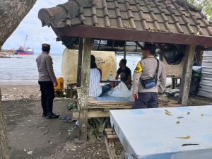 Jaga Kamtibmas Tetap Kondusif, Polsek Maluk Lakukan Patroli Dialogis di Pantai Benete
