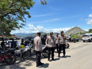 Kapolres Sumbawa Barat Cek Arus Balik Libur Panjang Hari Raya Idul Fitri 1446 H di Pelabuhan Poto Tano