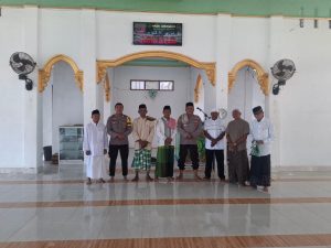 Sharing Informasi Kepada Masyarakat, Kapolsek Poto Tano Laksanakan Kegiatan Jumat Curhat
